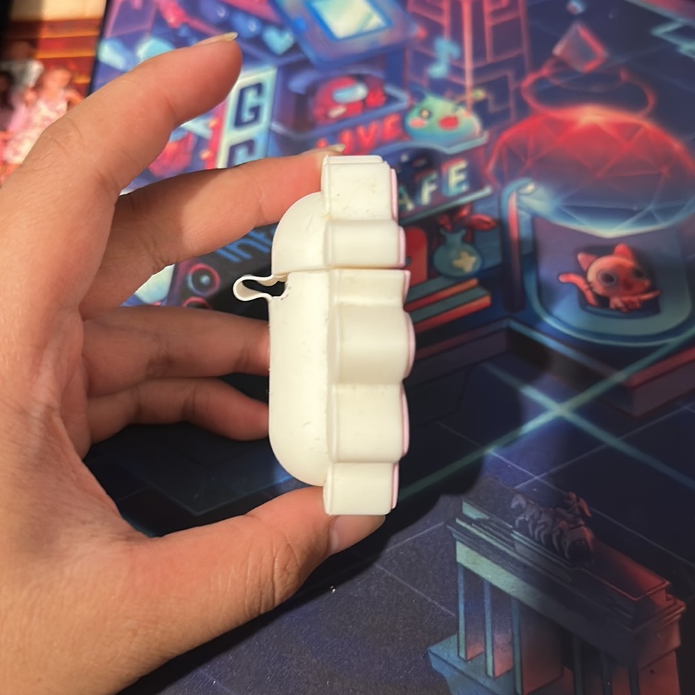 AIRPODS CASE - Picture 4 of 4